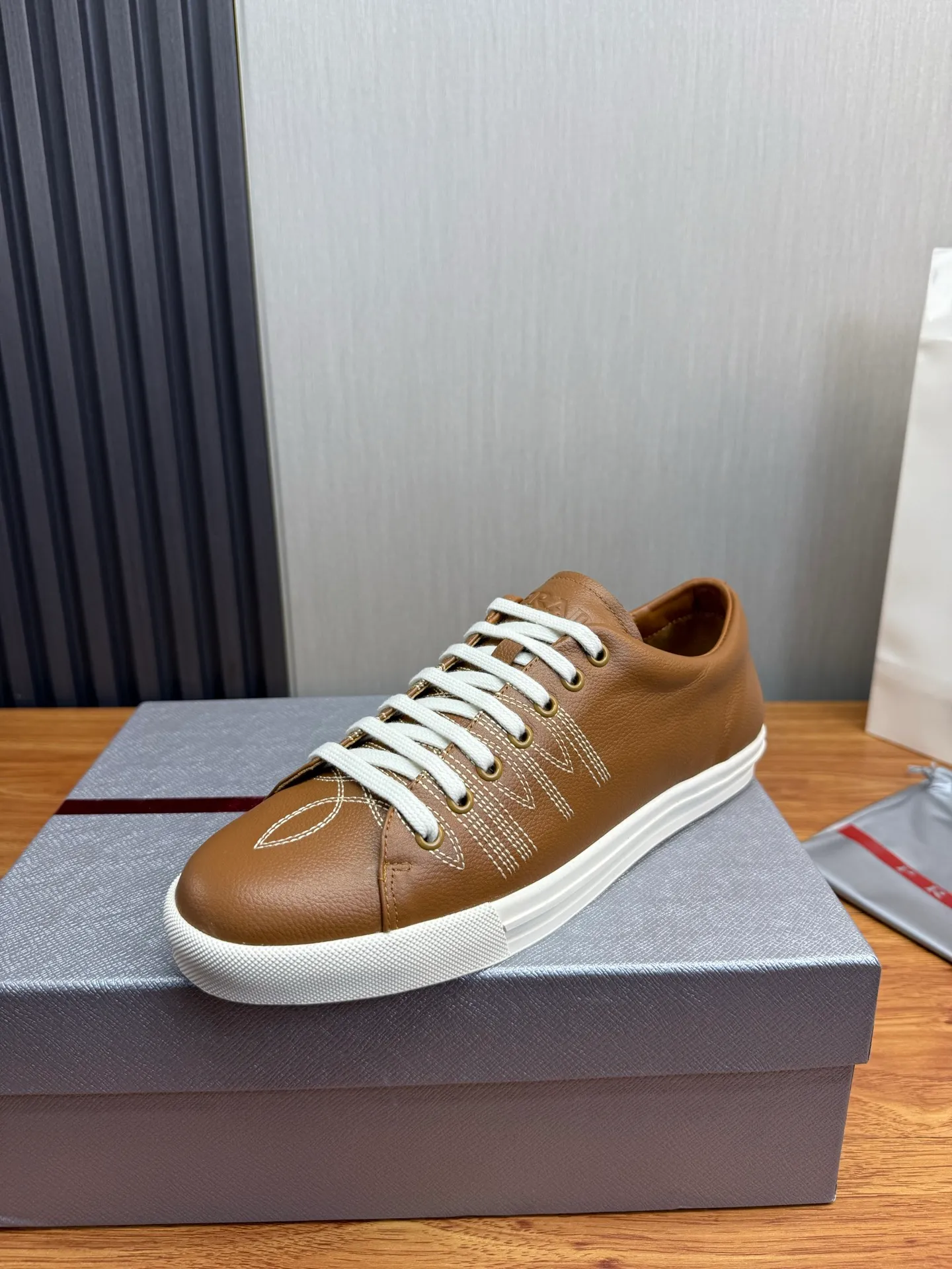 Men's shoes 560💰 [PRADA] Popular items in men's shoe counters, synchronized with the official website, 1 high-quality shipment ✔️Original cowhide + cowhide lining, 1🆚1 replica, original sole, 38-45 (45 customized, non-refundable)